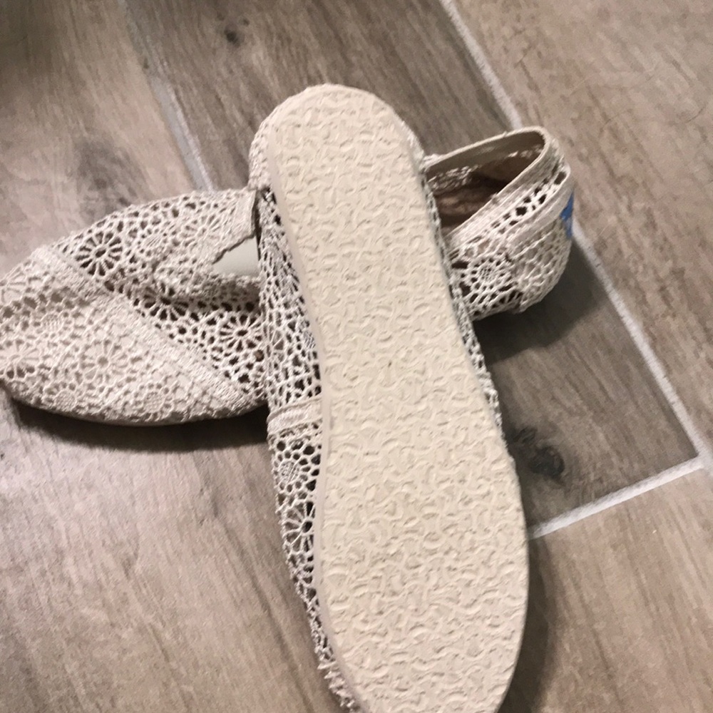 Shoes - Picture 2 of 2